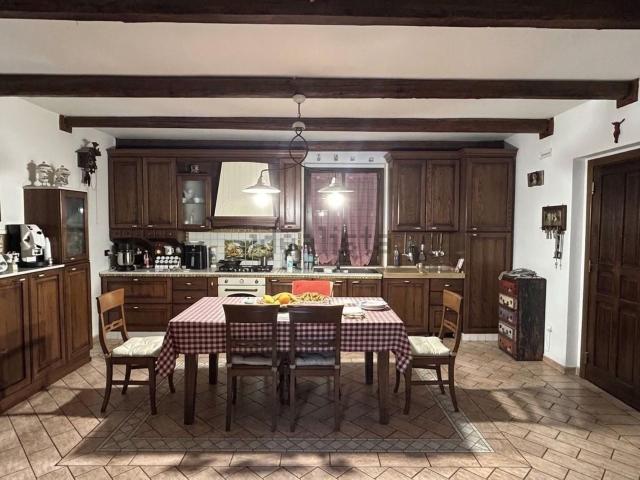 Villetta indipendente in vendita di 300 m² in Via San Rocco