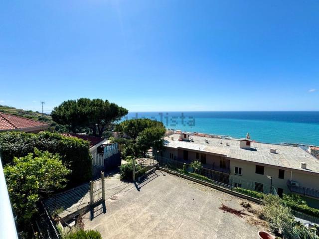 Villetta indipendente in vendita di 300 m² in Via San Stevi Inferiore