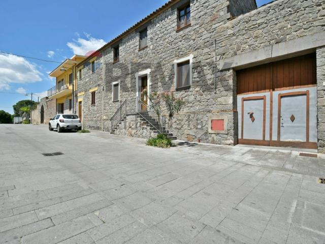 Villetta indipendente in vendita di 300 m² in Via San Vitalia, 66