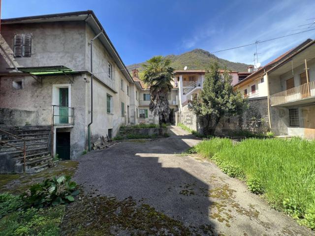 Villetta indipendente in vendita di 300 m² in Via Sant&apos Isidoro, 11