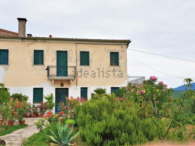 Villetta indipendente in vendita di 300 m² in Via Santa Chiara