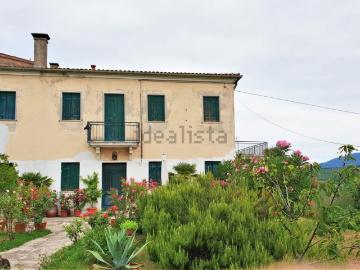 Villetta indipendente in vendita di 300 m² in Via Santa Chiara