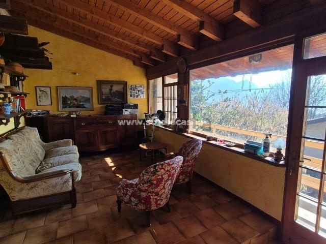 Villetta indipendente in vendita di 300 m² in Via Sconico