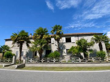 Villetta indipendente in vendita di 300 m² in Via Sfondrabò