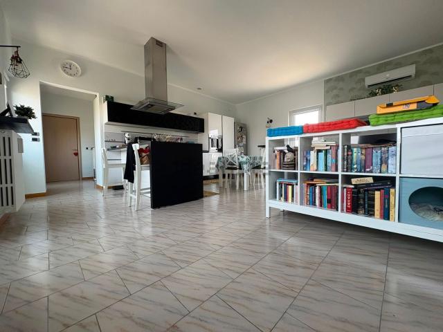 Villetta indipendente in vendita di 300 m² in Via Staffora