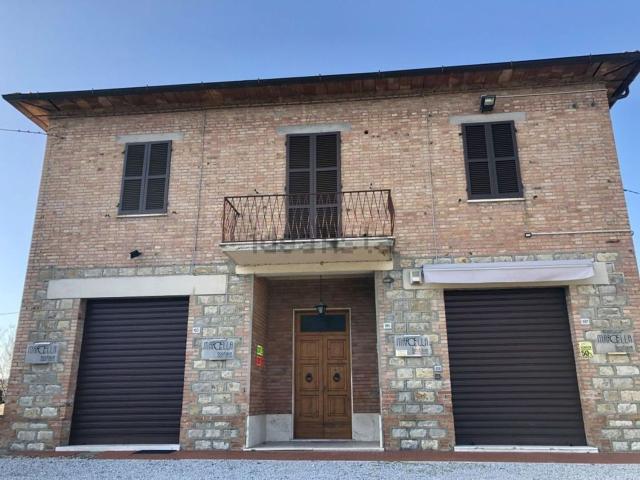 Villetta indipendente in vendita di 300 m² in Via Stradone, 10