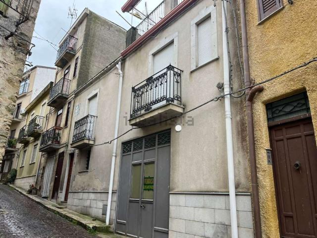 Villetta indipendente in vendita di 300 m² in Via Streva