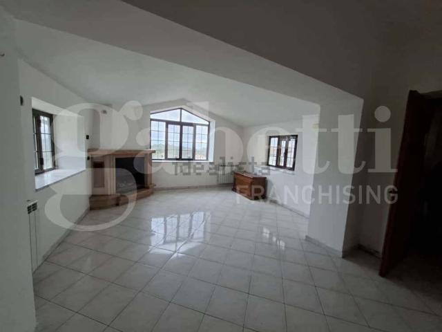 Villetta indipendente in vendita di 300 m² in Via Pozzo Vecchio, 42