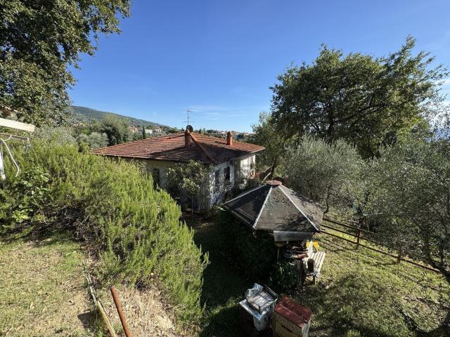 Villetta indipendente in vendita di 300 m² in Via Poggio ai Giubbiani