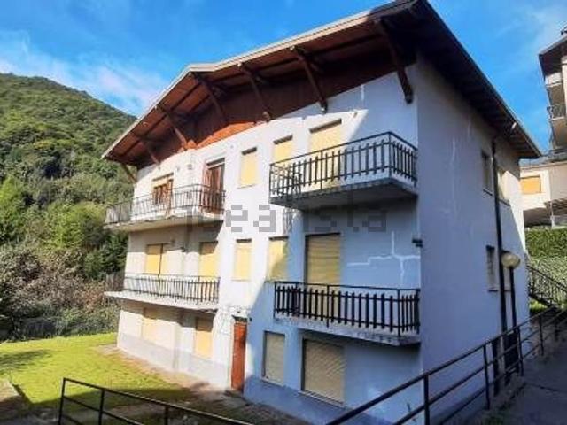 Villetta indipendente in vendita di 300 m² in Via Palma il Vecchio