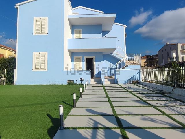 Villetta indipendente in vendita di 300 m² in Via Paolo Borsellino, 49