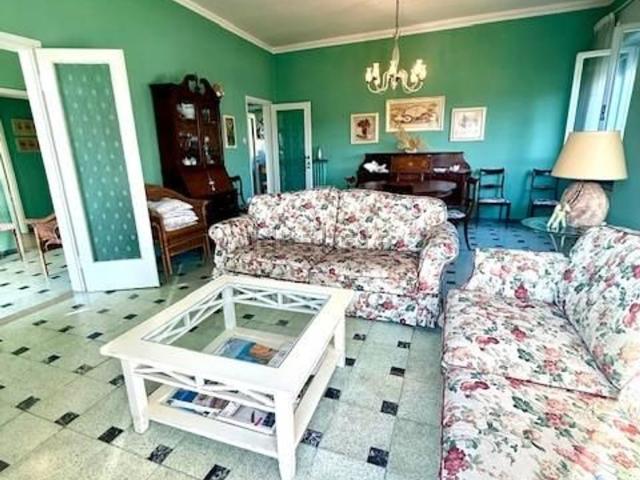 Villetta indipendente in vendita di 300 m² in Via Paolo Manfredi