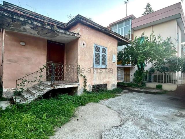 Villetta indipendente in vendita di 300 m² in Via Passariello