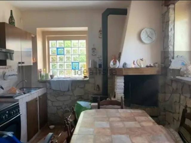 Villetta indipendente in vendita di 300 m² in Via Pietro Nenni