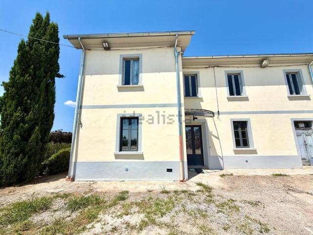 Villetta indipendente in vendita di 300 m² in Via Pratale, 3