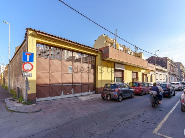 Villetta indipendente in vendita di 300 m² in Via Principe Nicola, 90