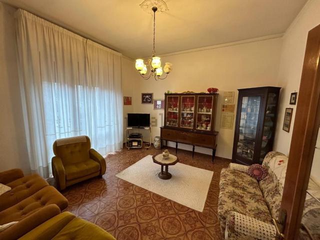 Villetta indipendente in vendita di 300 m² in Via Provinciale Sud, 53040