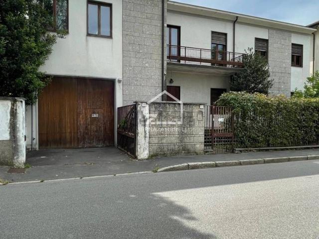 Villetta indipendente in vendita di 300 m² in Via Roma, 55