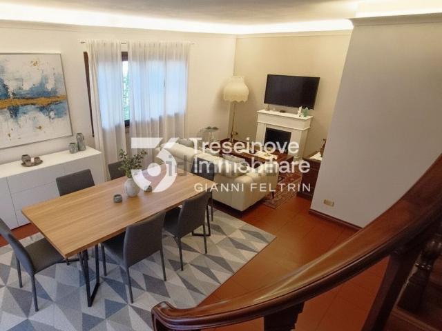 Villetta indipendente in vendita di 300 m² in Via Roma