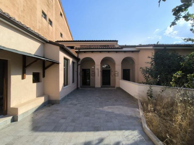 Villetta indipendente in vendita di 300 m² in Via Roma