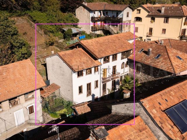 Villetta indipendente in vendita di 300 m² in Via Roma, 18