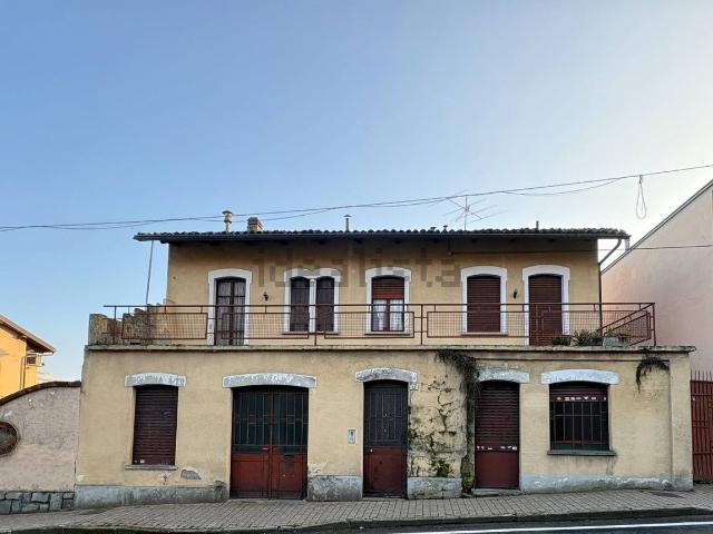 Villetta indipendente in vendita di 300 m² in Via Roma, 32