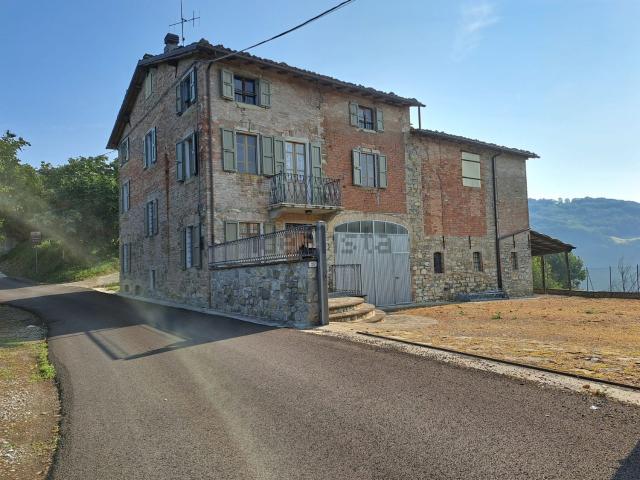 Villetta indipendente in vendita di 300 m² in Via Roncaglio, 23