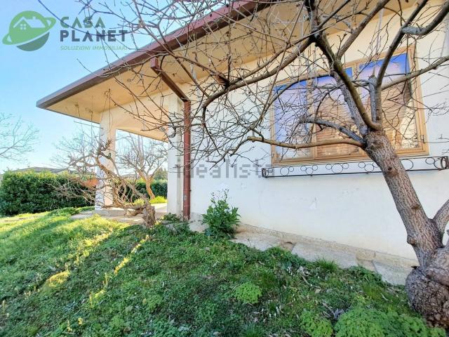 Villetta indipendente in vendita di 300 m² in Via Ronzinella
