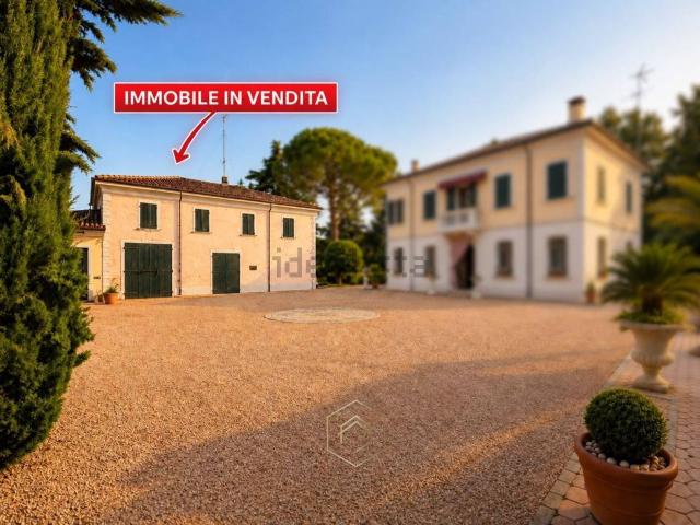 Villetta indipendente in vendita di 300 m² in Via Ravenna, 242