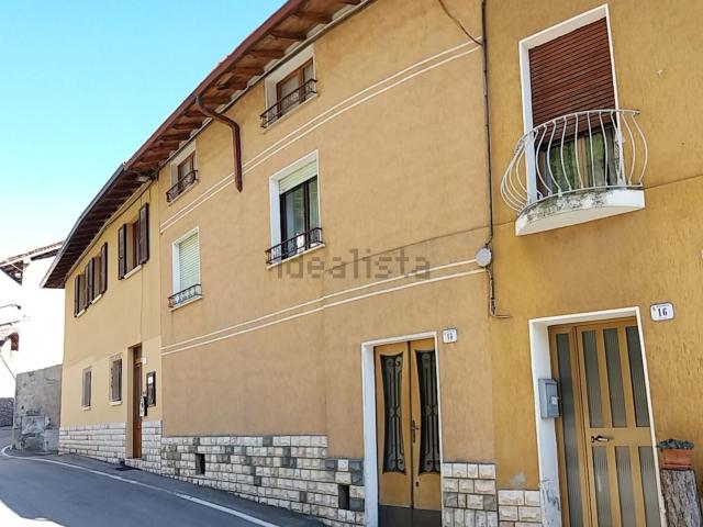 Villetta indipendente in vendita di 300 m² in Via Tito Speri, 18