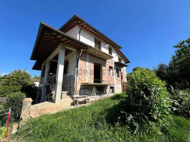 Villetta indipendente in vendita di 300 m² in Via Tiberina Nord