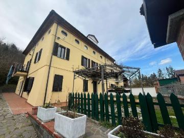 Villetta indipendente in vendita di 300 m² in Via Trieste, 9