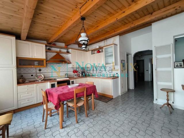Villetta indipendente in vendita di 300 m² in Via Tripoli