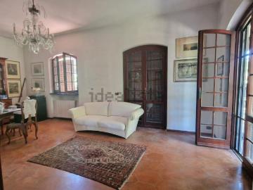 Villetta indipendente in vendita di 300 m² in Via Udine