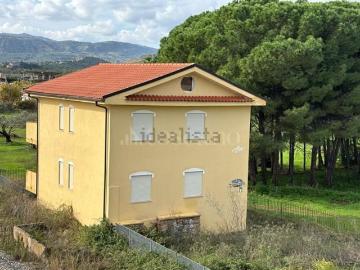 Villetta indipendente in vendita di 300 m² in Via Ulisse