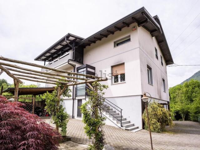 Villetta indipendente in vendita di 300 m² in Via Valganna, 5