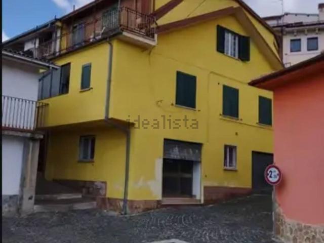 Villetta indipendente in vendita di 300 m² in Via Vincenzo Gioberti