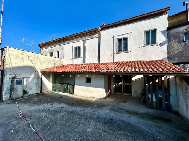 Villetta bifamiliare in vendita di 240 m² in Via XXIV Maggio, 13