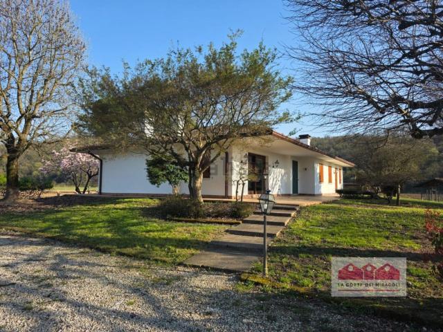 Villetta indipendente in vendita di 300 m² in Viale Sant&apos  Agostino, 481
