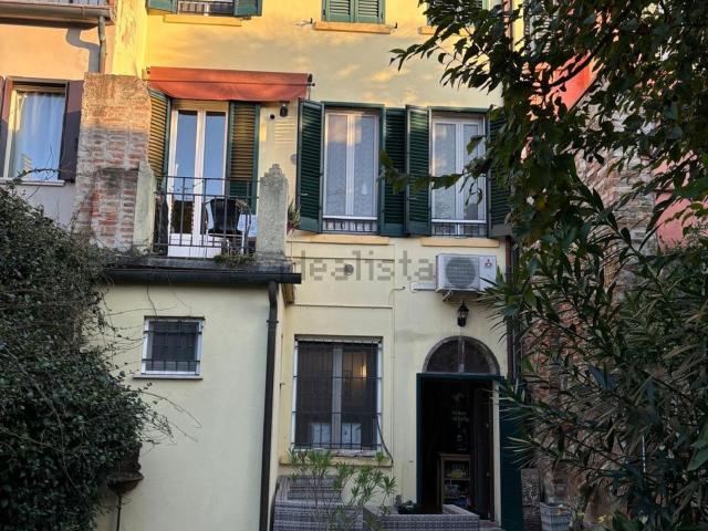 Villetta indipendente in vendita di 300 m² in Vicolo del Pero