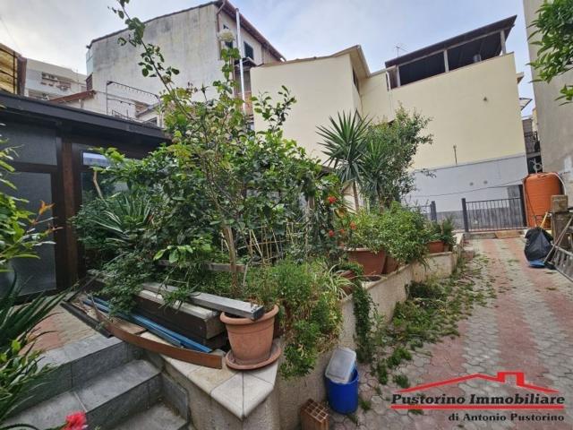 Villetta indipendente in vendita di 300 m² in Vicolo Sorgonà, 28