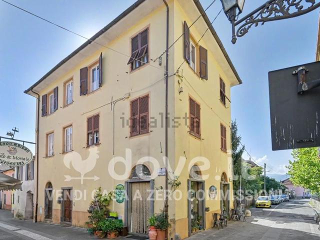 Villetta indipendente in vendita di 330 m² in Circonvallazione Sud, 2