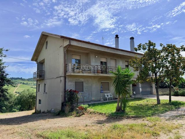 Villetta indipendente in vendita di 300 m² in Contrada Casarica, 21