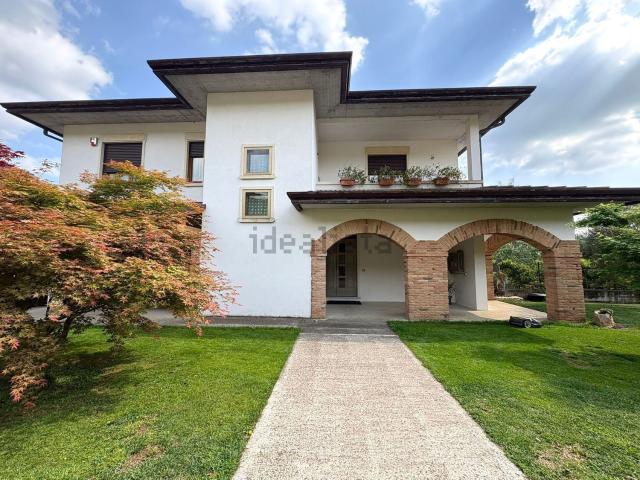 Villetta indipendente in vendita di 300 m² in Contrada Pederiva