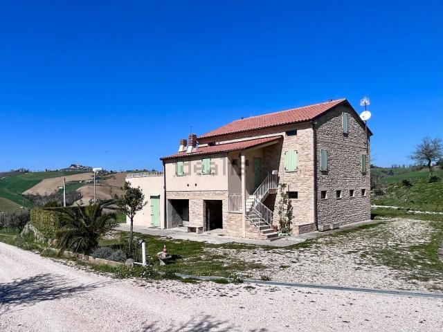 Villetta indipendente in vendita di 300 m² in Contrada Santa Maria
