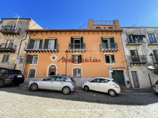 Villetta indipendente in vendita di 300 m² in Corso Umberto I, 23