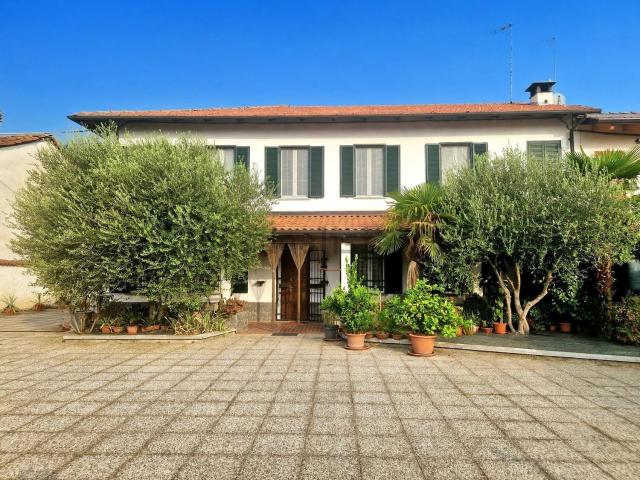 Villetta indipendente in vendita di 300 m² in Frazione Barcara, 9