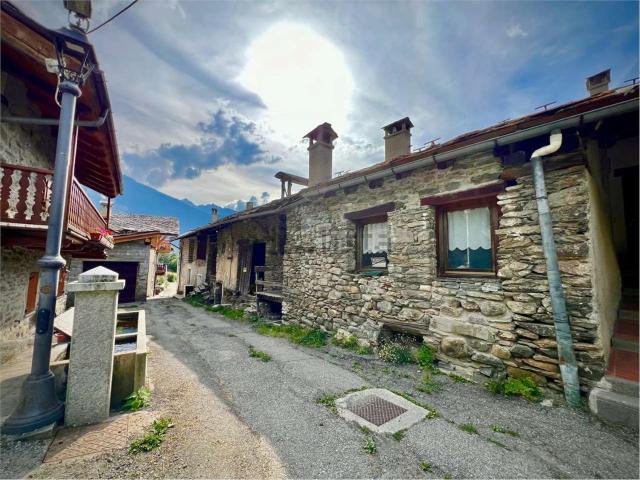 Villetta indipendente in vendita di 300 m² in Frazione Ozein