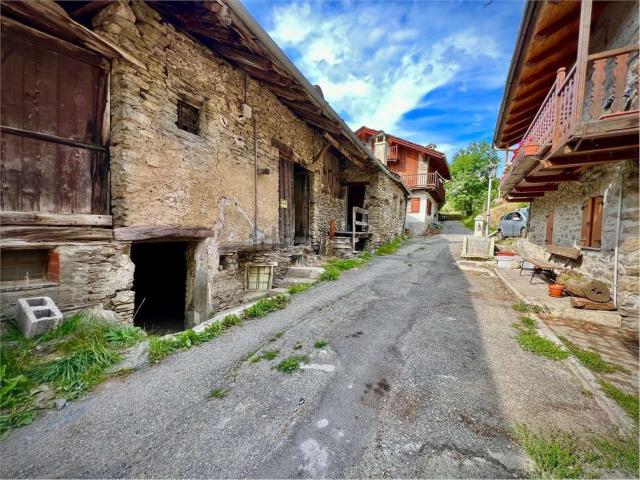 Villetta indipendente in vendita di 300 m² in Frazione Ozein