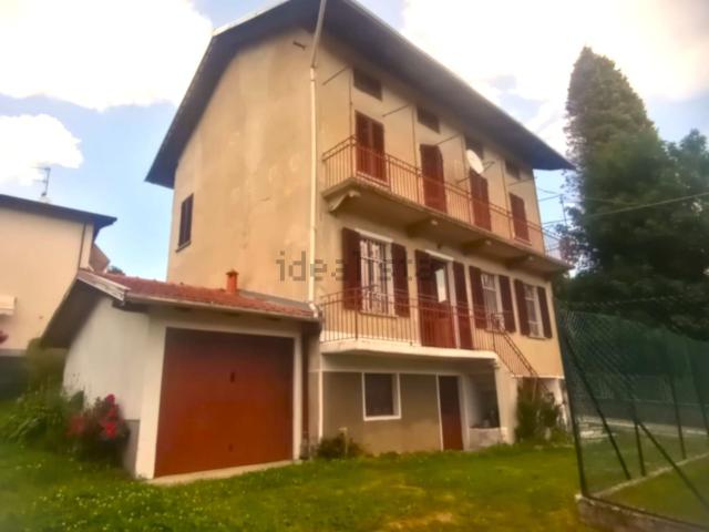 Villetta indipendente in vendita di 300 m² in Frazione Ponzone, 96